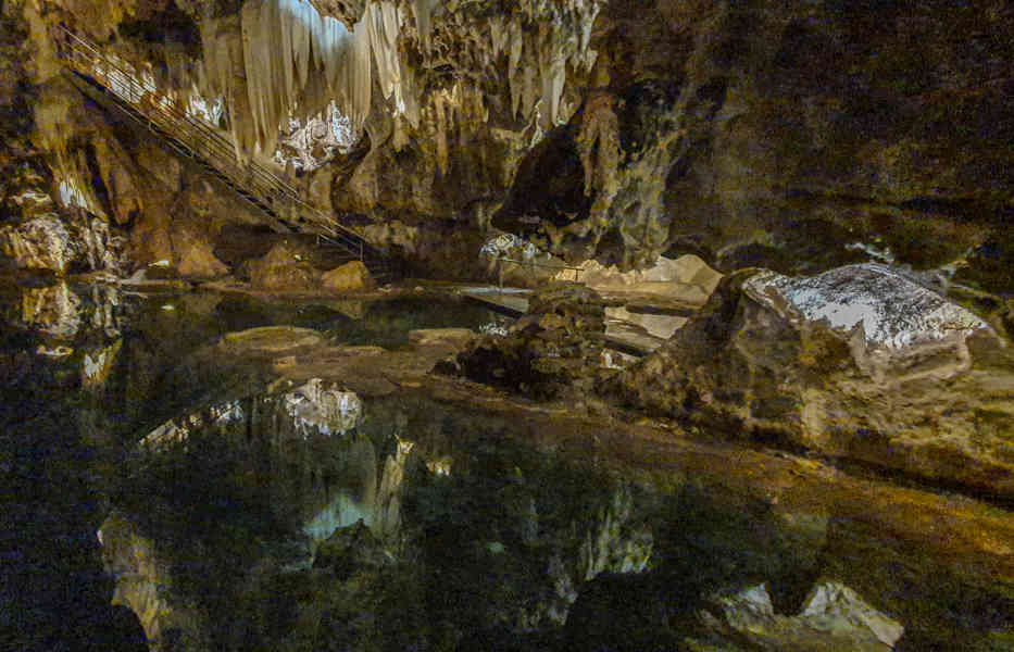 Huelva - Aracena 52 - gruta de Las Maravillas.jpg
